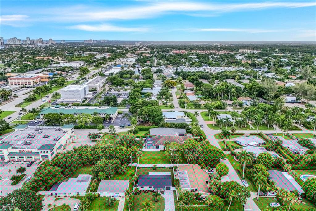 975 22nd Ave N, Naples, FL 34103-35