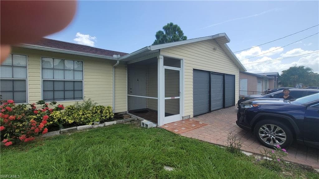 3711 10th St SW, Lehigh Acres, FL 33976-17
