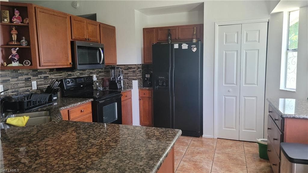 3711 10th St SW, Lehigh Acres, FL 33976-28