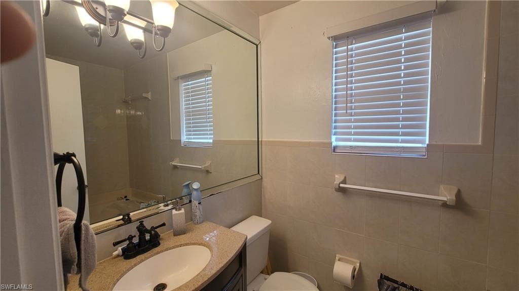 3711 10th St SW, Lehigh Acres, FL 33976-33