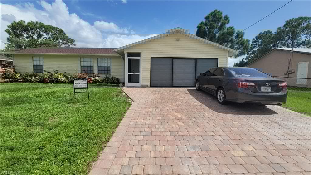 3711 10th St SW, Lehigh Acres, FL 33976-4