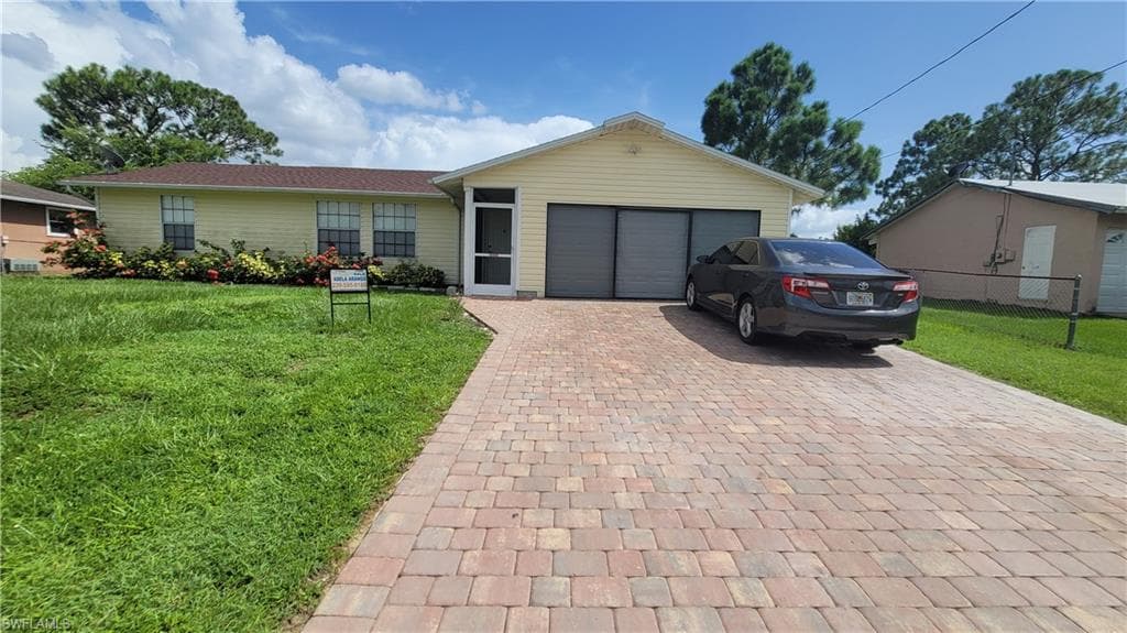 3711 10th St SW, Lehigh Acres, FL 33976-6
