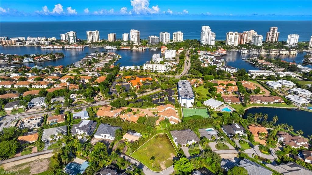 4103 Willowhead Way, Naples, FL 34103-2