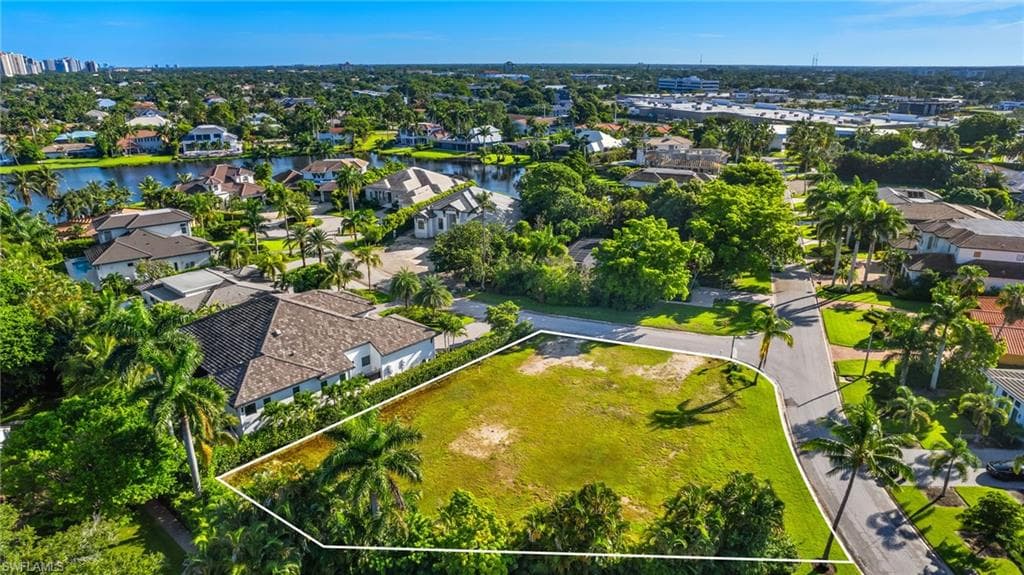 4103 Willowhead Way, Naples, FL 34103-7