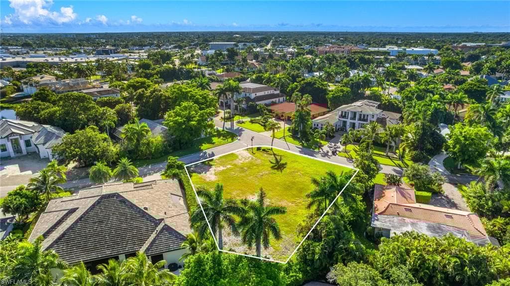 4103 Willowhead Way, Naples, FL 34103-8