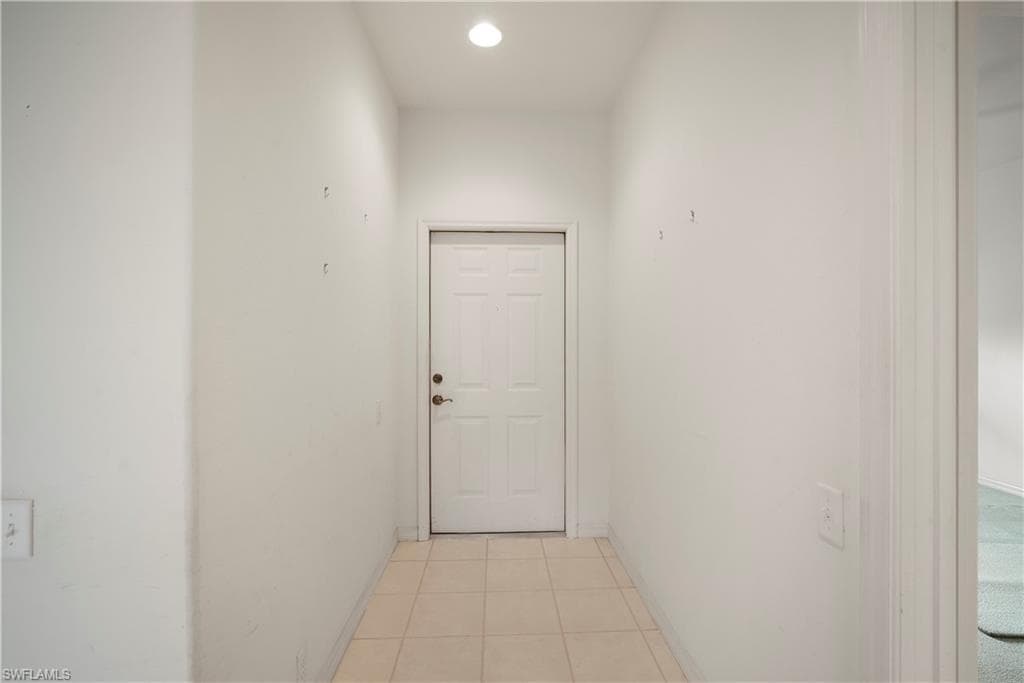 8217 Parkstone Pl 1-205, Naples, FL 34120-5
