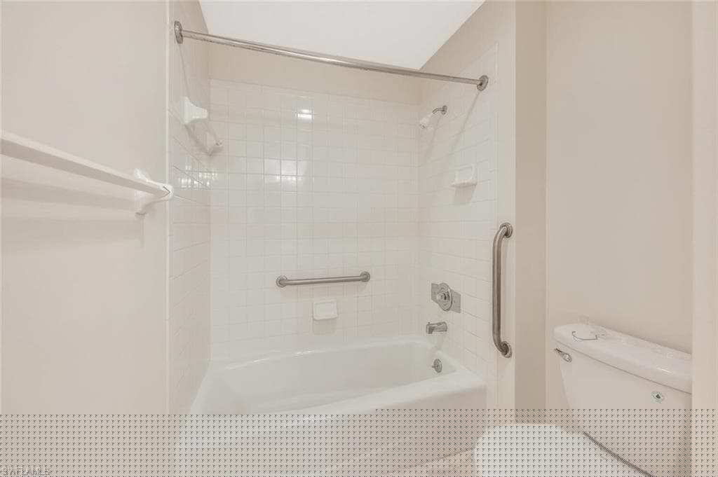 900 Arbor Lake Dr 206, Naples, FL 34110-18
