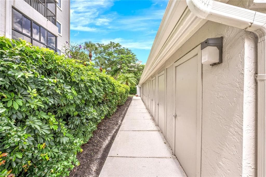 900 Arbor Lake Dr 206, Naples, FL 34110-22