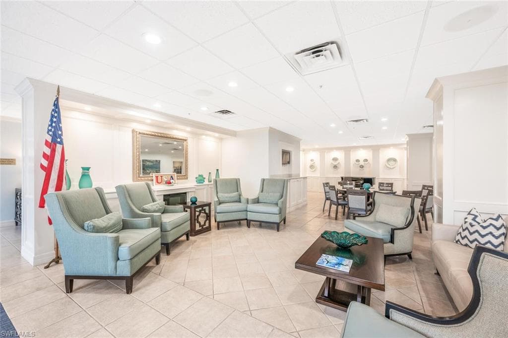 900 Arbor Lake Dr 206, Naples, FL 34110-25