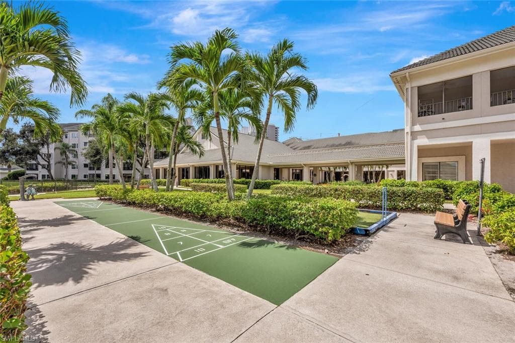 900 Arbor Lake Dr 206, Naples, FL 34110-30