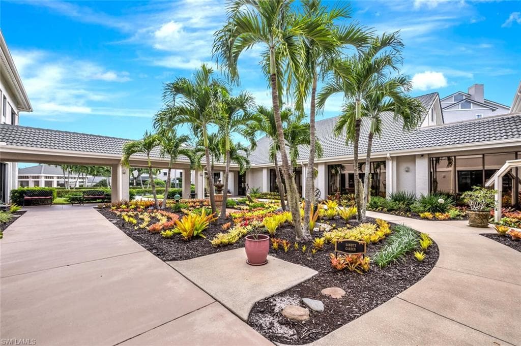 900 Arbor Lake Dr 206, Naples, FL 34110-32