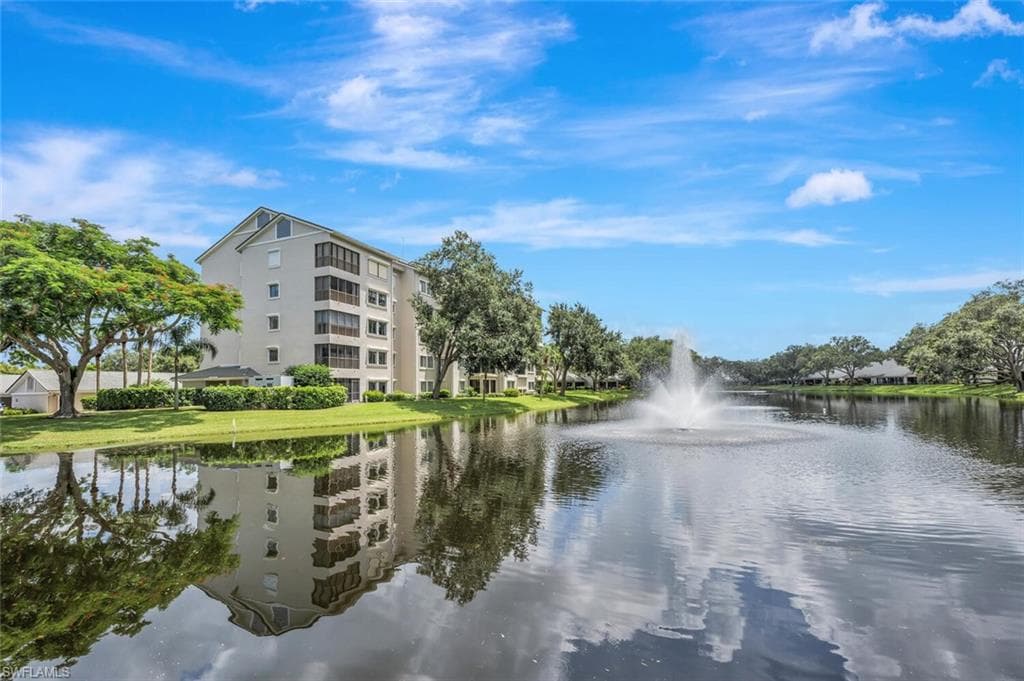 900 Arbor Lake Dr 206, Naples, FL 34110-3