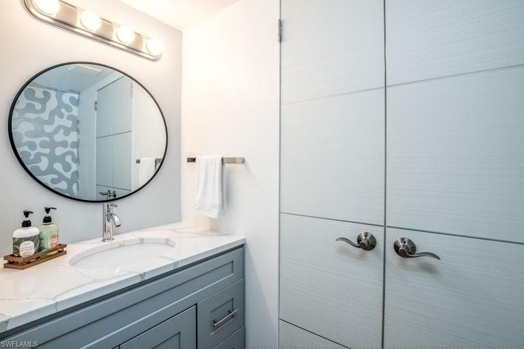 124 Lake Point Ln 2b, Naples, FL 34112-14