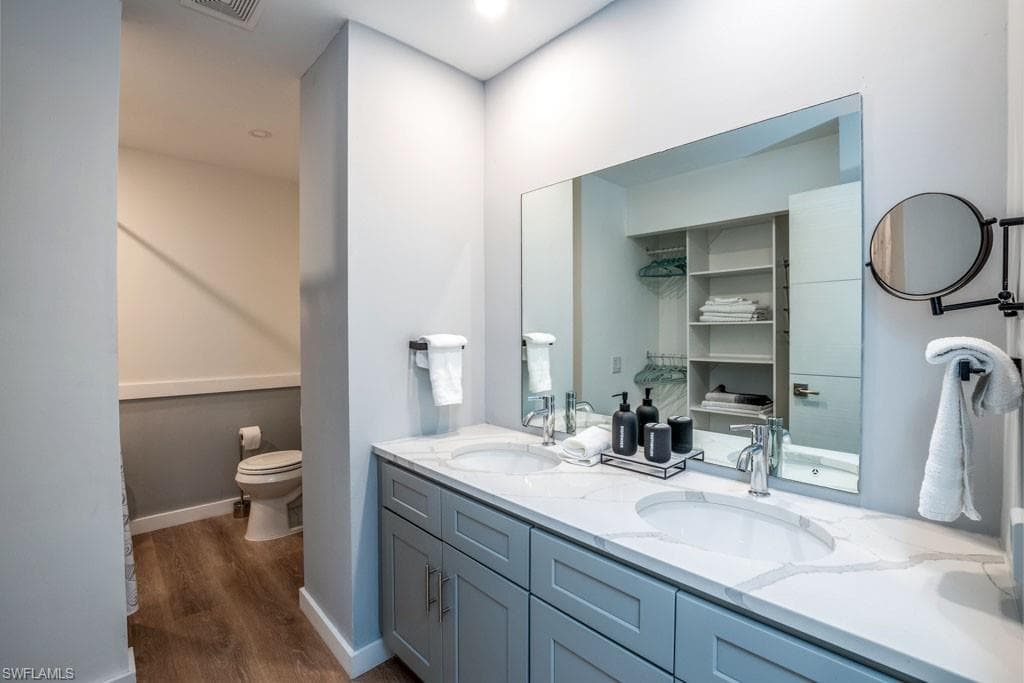 124 Lake Point Ln 2b, Naples, FL 34112-23