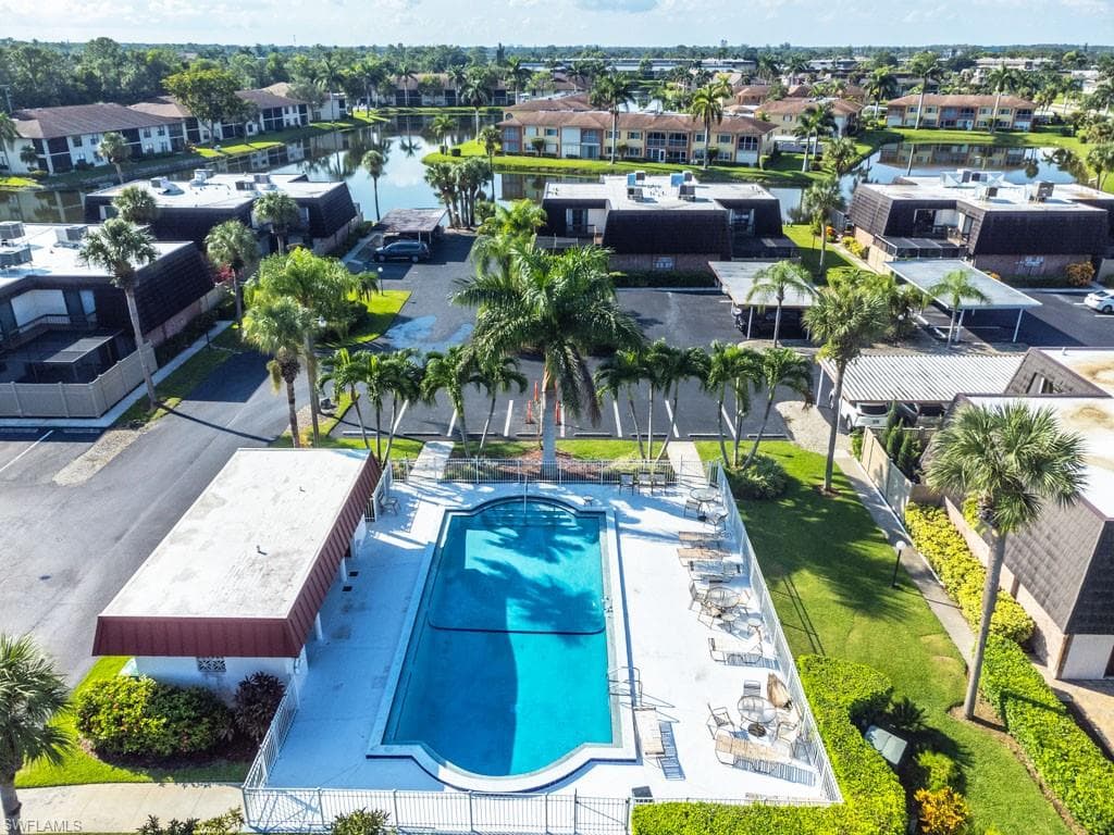 124 Lake Point Ln 2b, Naples, FL 34112-30