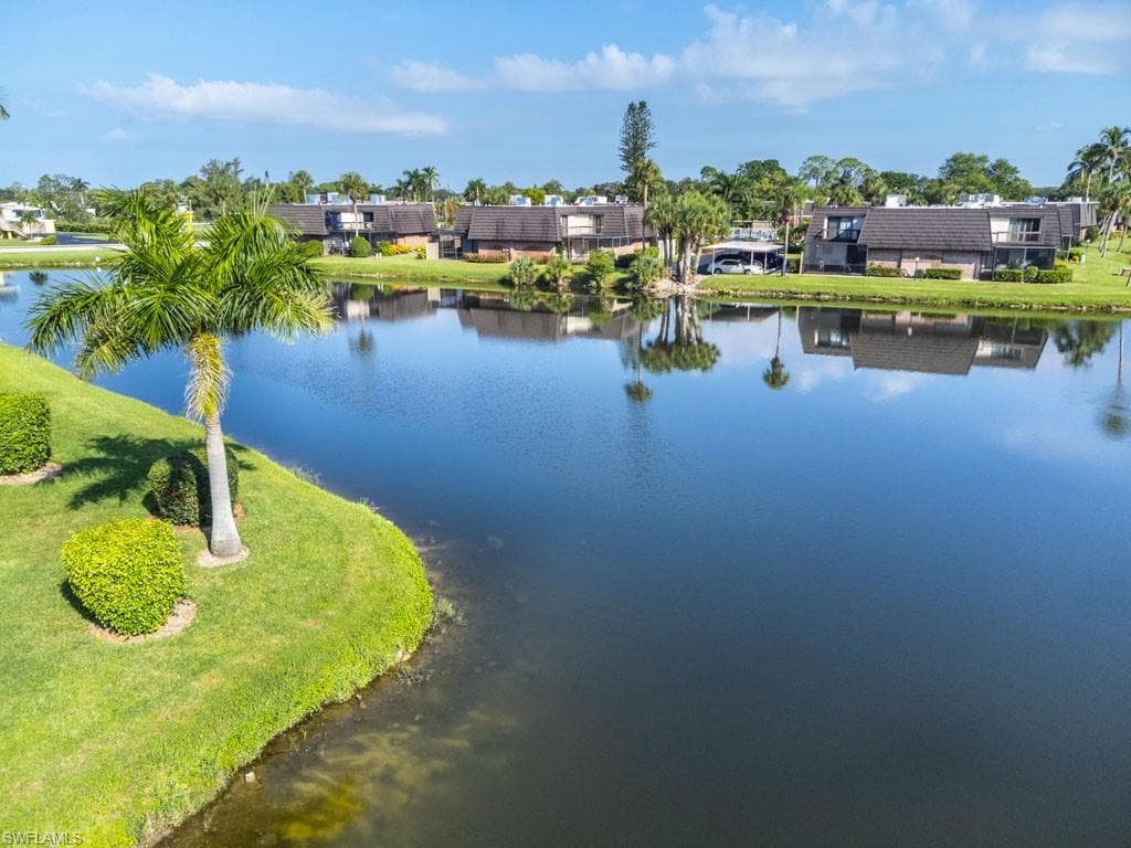 124 Lake Point Ln 2b, Naples, FL 34112-33
