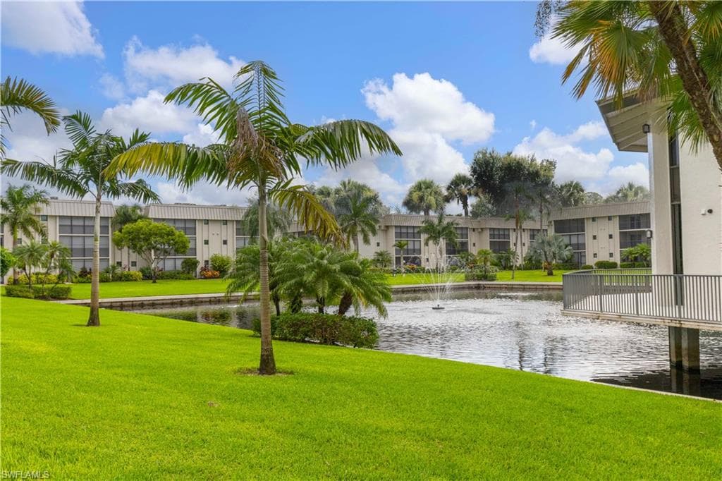 788 Park Shore Dr A20, Naples, FL 34103-38