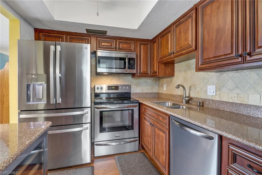 1155 Sandpiper St G2, Naples, FL 34102-13