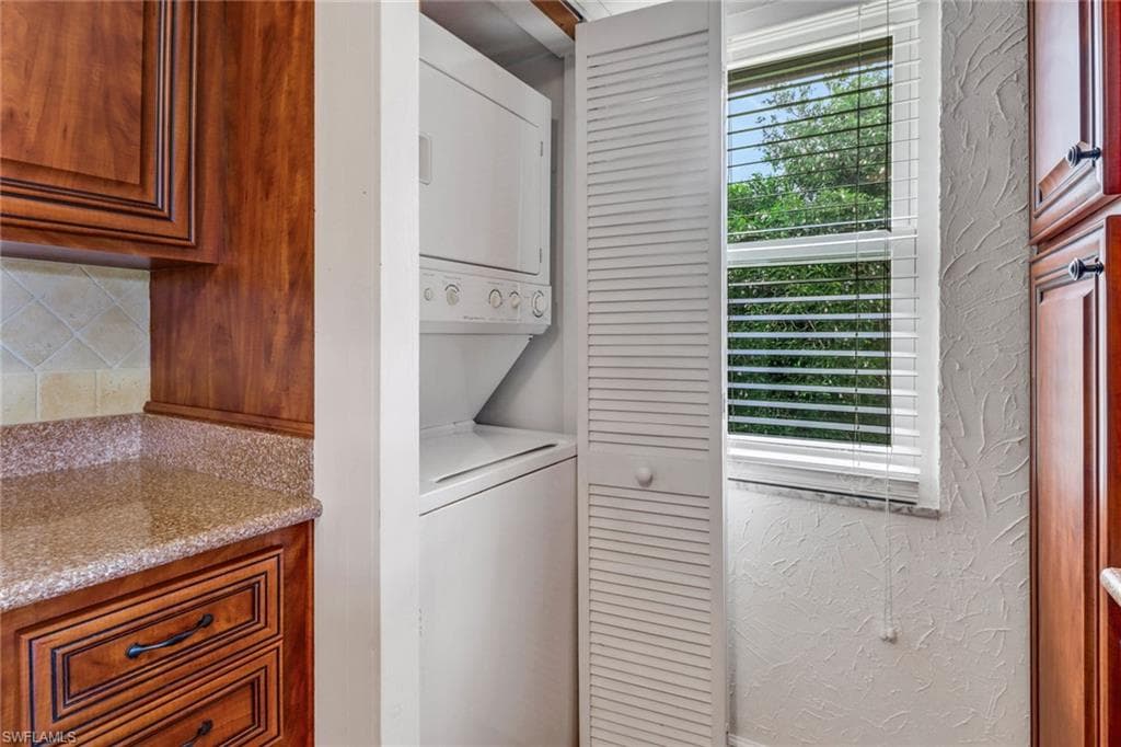 1155 Sandpiper St G2, Naples, FL 34102-16