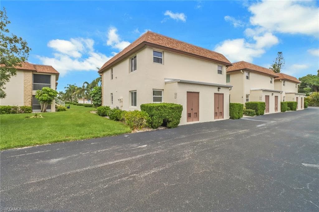 1155 Sandpiper St G2, Naples, FL 34102-25