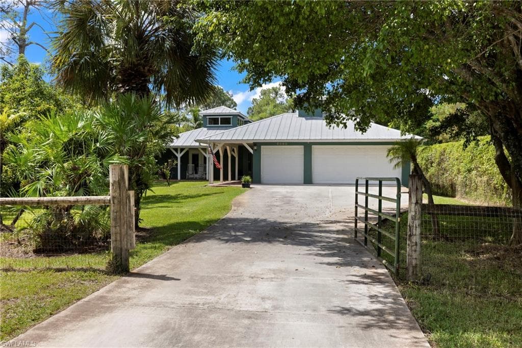 6060 Painted Leaf Ln, Naples, FL 34116-12