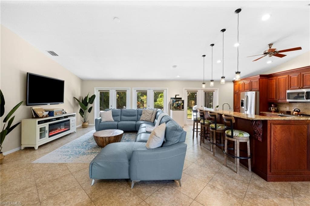 6060 Painted Leaf Ln, Naples, FL 34116-17