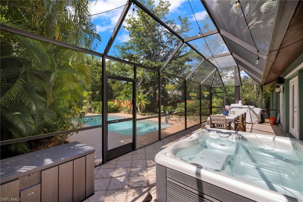 6060 Painted Leaf Ln, Naples, FL 34116-21
