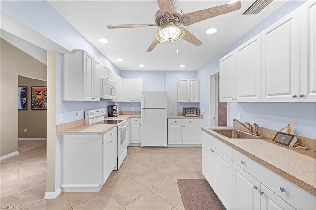 6060 Painted Leaf Ln, Naples, FL 34116-31