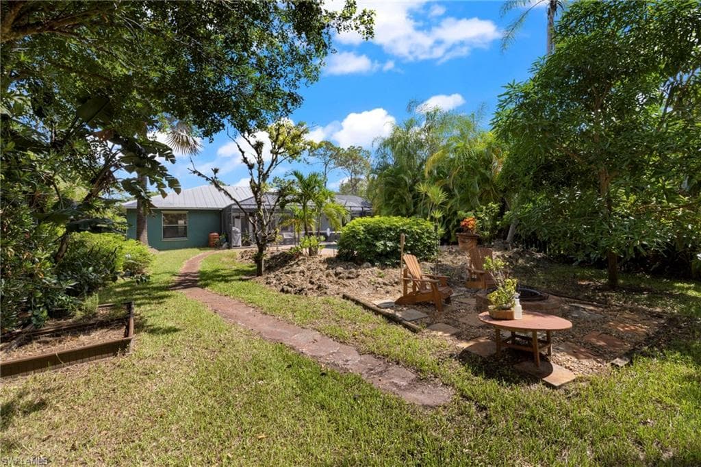 6060 Painted Leaf Ln, Naples, FL 34116-45