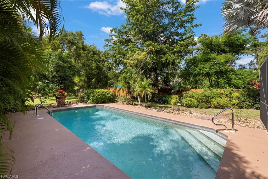 6060 Painted Leaf Ln, Naples, FL 34116-47