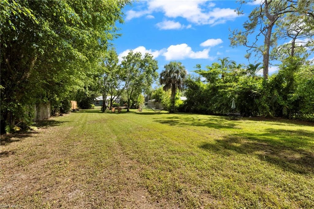 6060 Painted Leaf Ln, Naples, FL 34116-49
