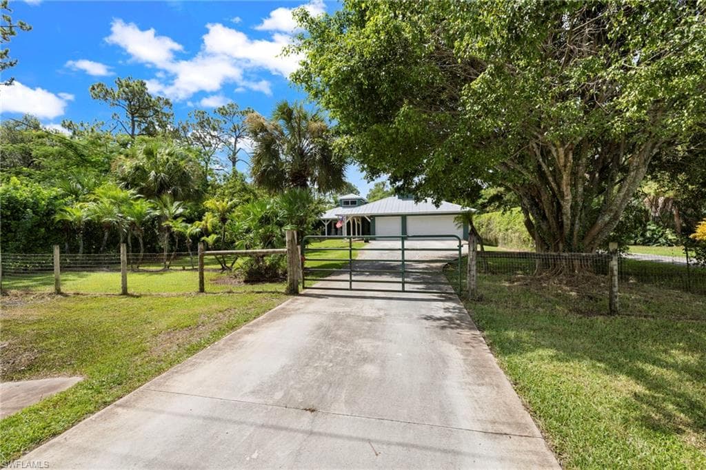 6060 Painted Leaf Ln, Naples, FL 34116-50