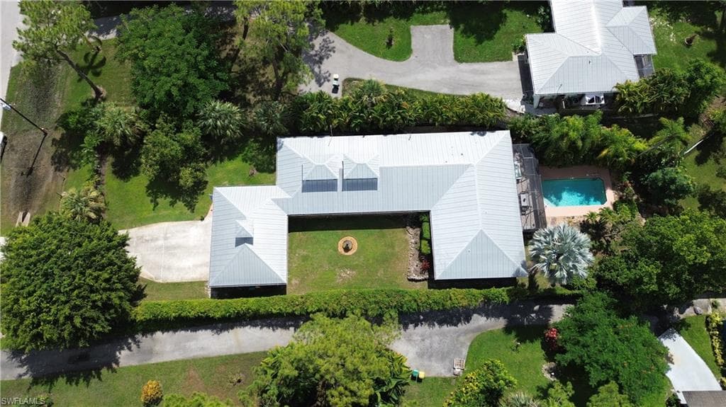 6060 Painted Leaf Ln, Naples, FL 34116-51