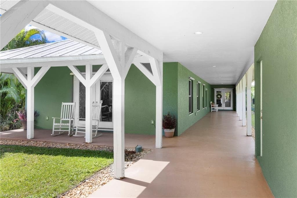 6060 Painted Leaf Ln, Naples, FL 34116-7