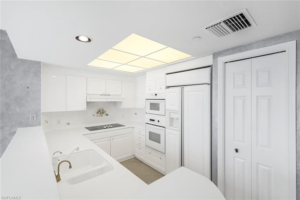 7117 Pelican Bay Blvd 1801, Naples, FL 34108-8