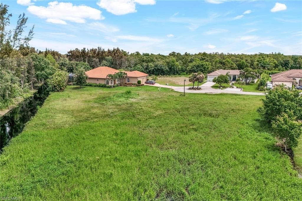 18181 Baywood Dr, Naples, FL 34114-1