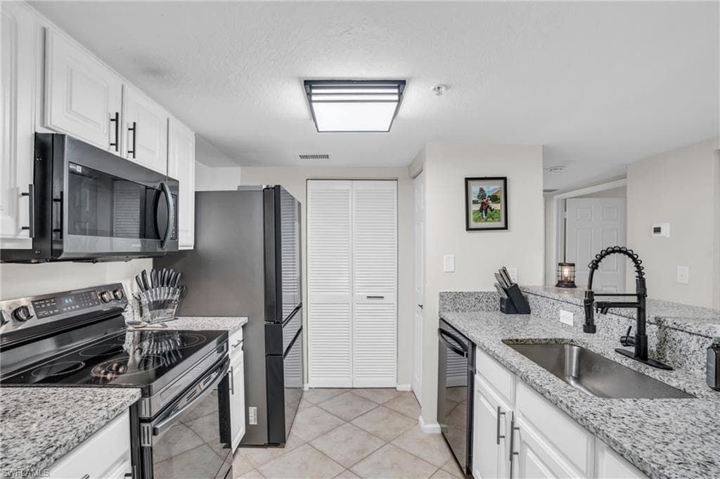 4149 Residence Dr 815, Fort Myers, FL 33901-3