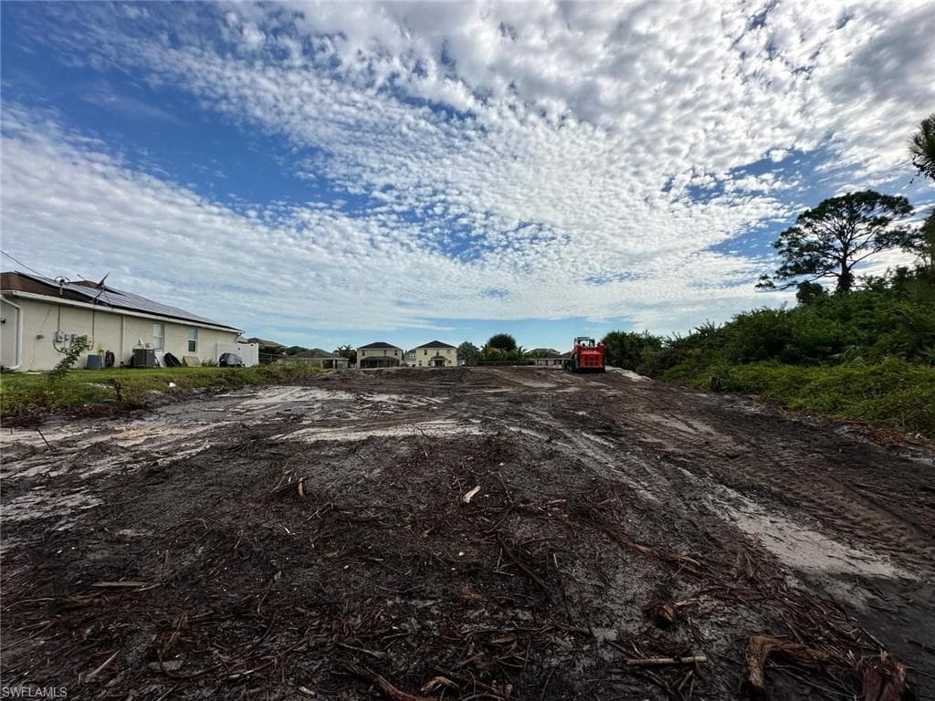 421 Paddock St, Lehigh Acres, FL 33974-2