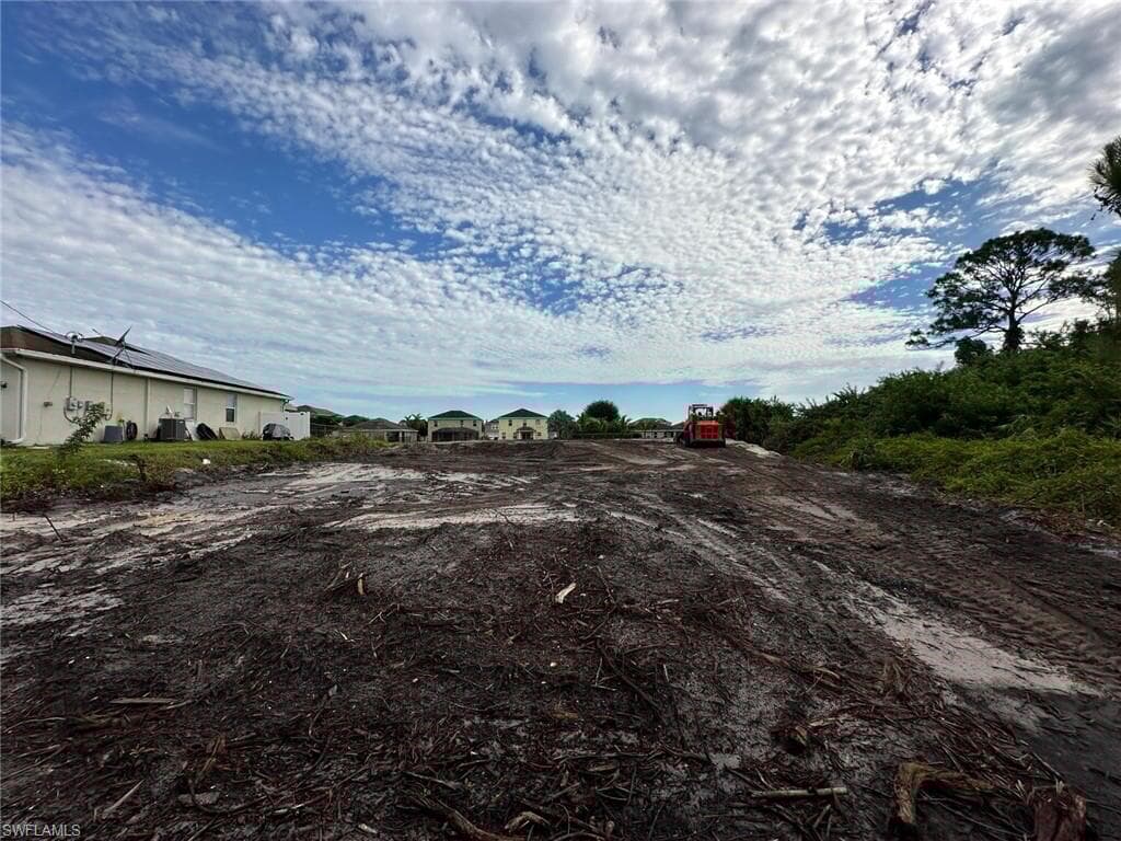421 Paddock St, Lehigh Acres, FL 33974-2