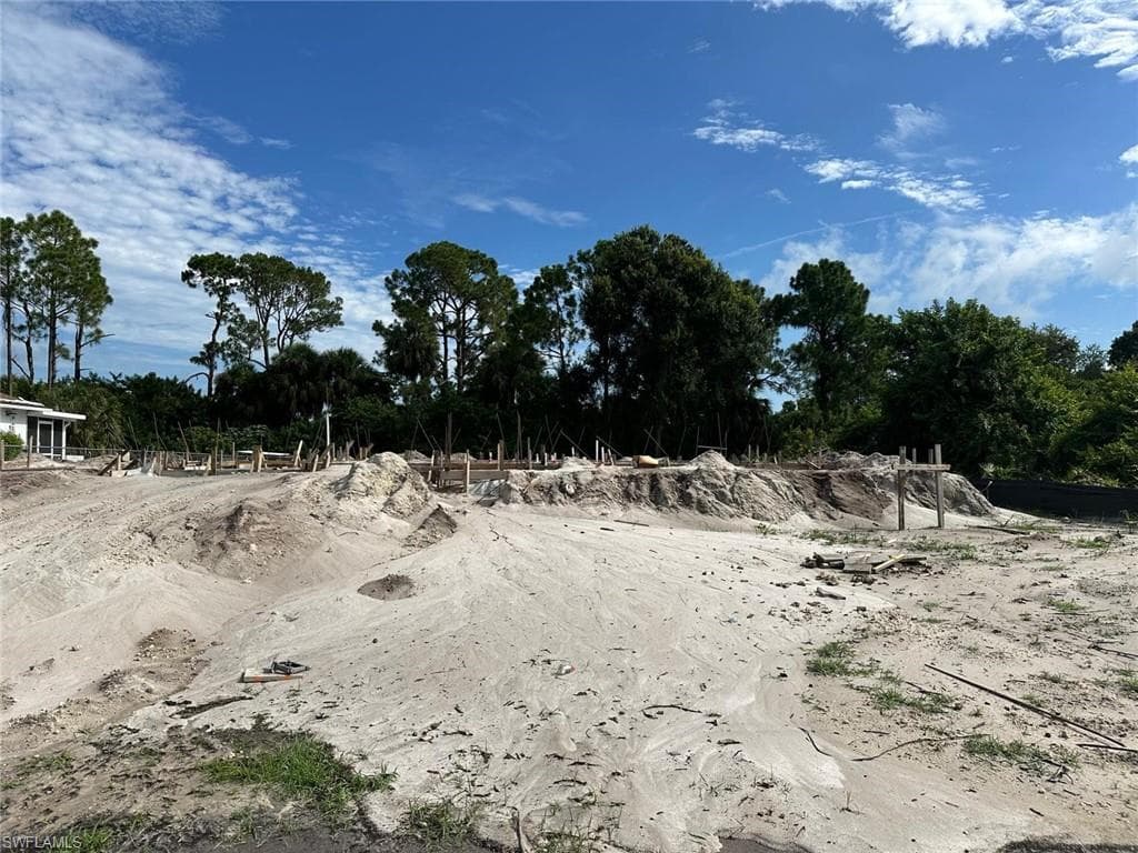361 Paddock St, Lehigh Acres, FL 33974-1