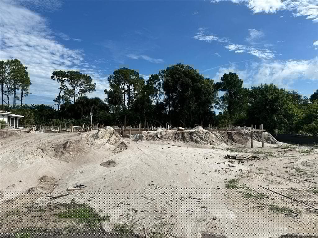 361 Paddock St, Lehigh Acres, FL 33974-2