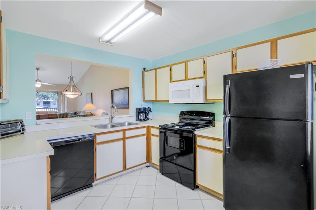 1343 Churchill Cir H202, Naples, FL 34116-9