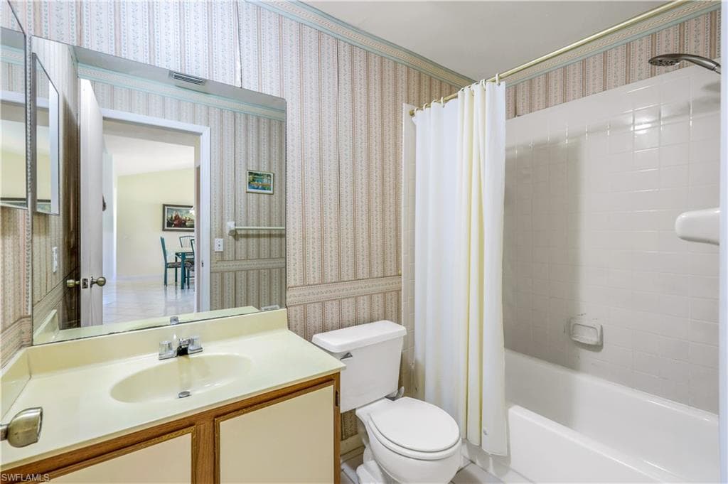 1343 Churchill Cir H202, Naples, FL 34116-19