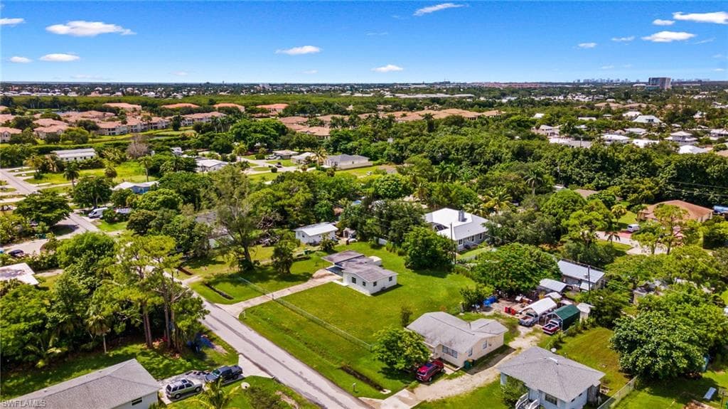 2733 Storter Ave, Naples, FL 34112-13