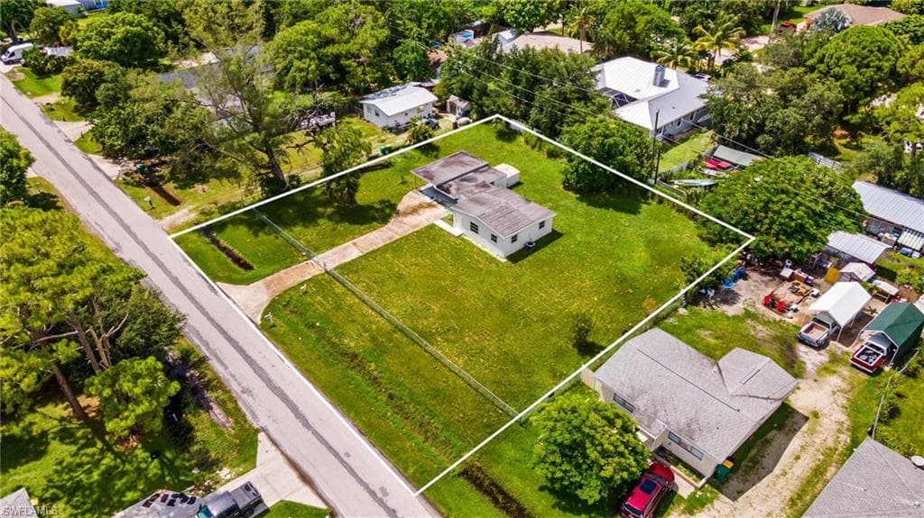 2733 Storter Ave, Naples, FL 34112-14