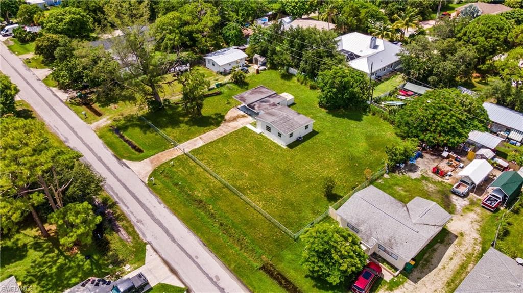 2733 Storter Ave, Naples, FL 34112-15