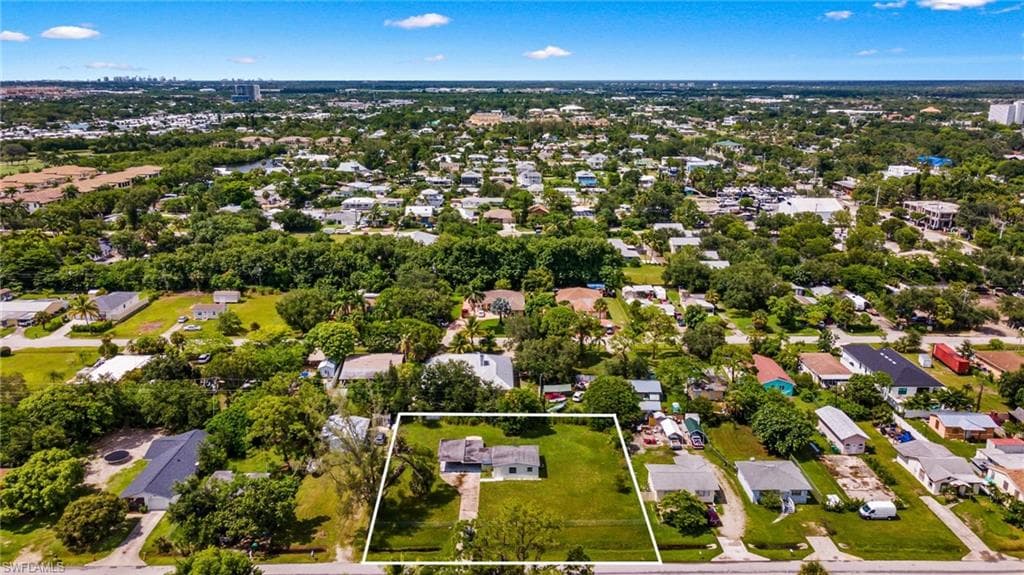 2733 Storter Ave, Naples, FL 34112-19