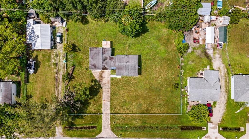 2733 Storter Ave, Naples, FL 34112-3