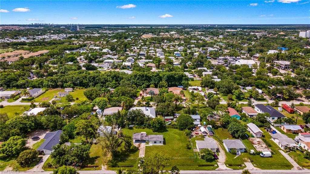 2733 Storter Ave, Naples, FL 34112-5