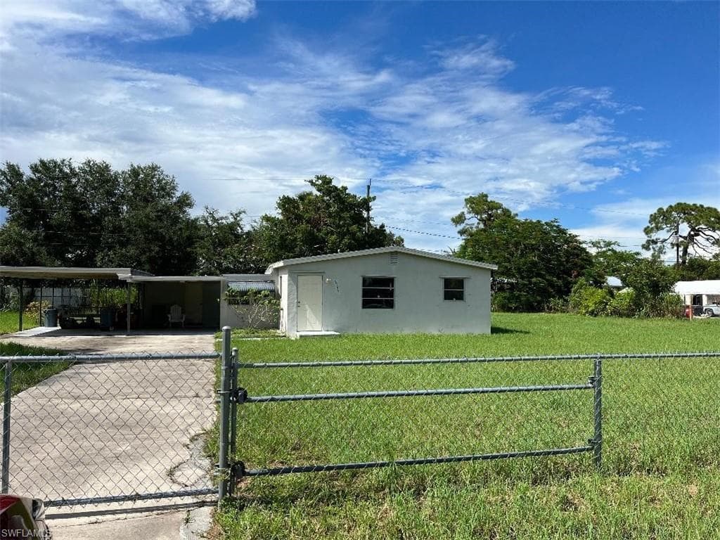 2733 Storter Ave, Naples, FL 34112-6
